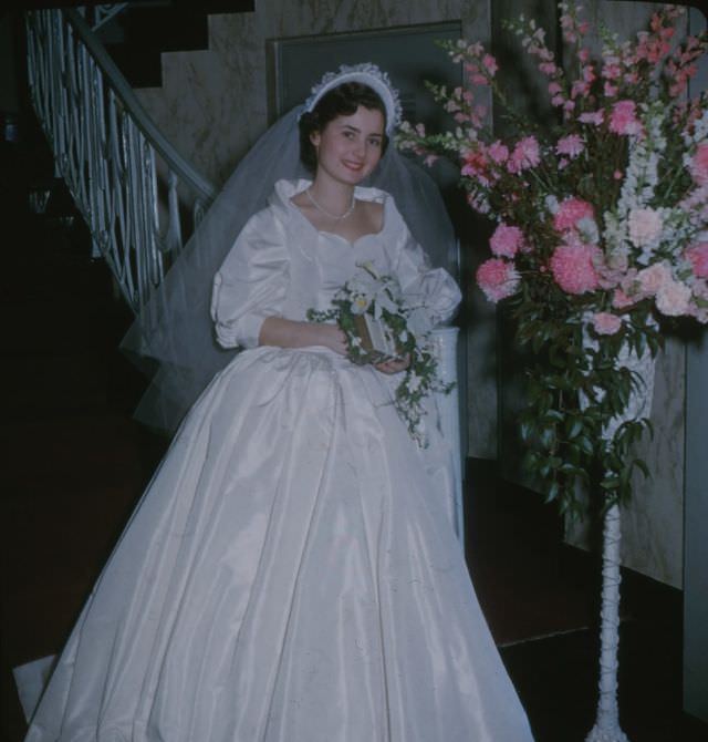 Elegance and Romance: A Stunning Photo Collection of a 1950s Wedding