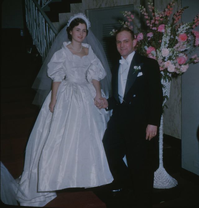 Elegance and Romance: A Stunning Photo Collection of a 1950s Wedding