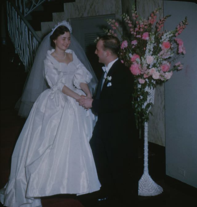 Elegance and Romance: A Stunning Photo Collection of a 1950s Wedding