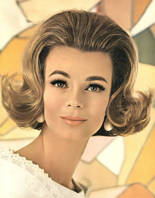 Anne de Zogheb, Shades-of-Youth hair color by Dorothy Gray, coiffure by Marc Sinclair, Vogue, April 1, 1963