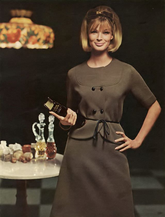Anne de Zogheb in two-piece wool knit dress with a shoe string tie by Kimberly, Vogue, August 15, 1964