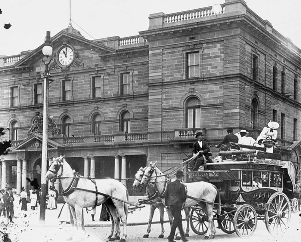 Horse drawn omnibus, Circular Quay, 1900.