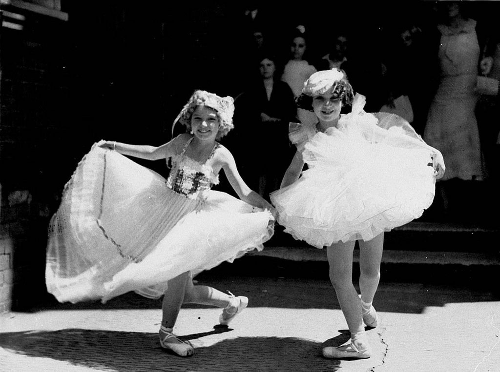 Stunning Photos of Australian Children having Fun in the 1930s