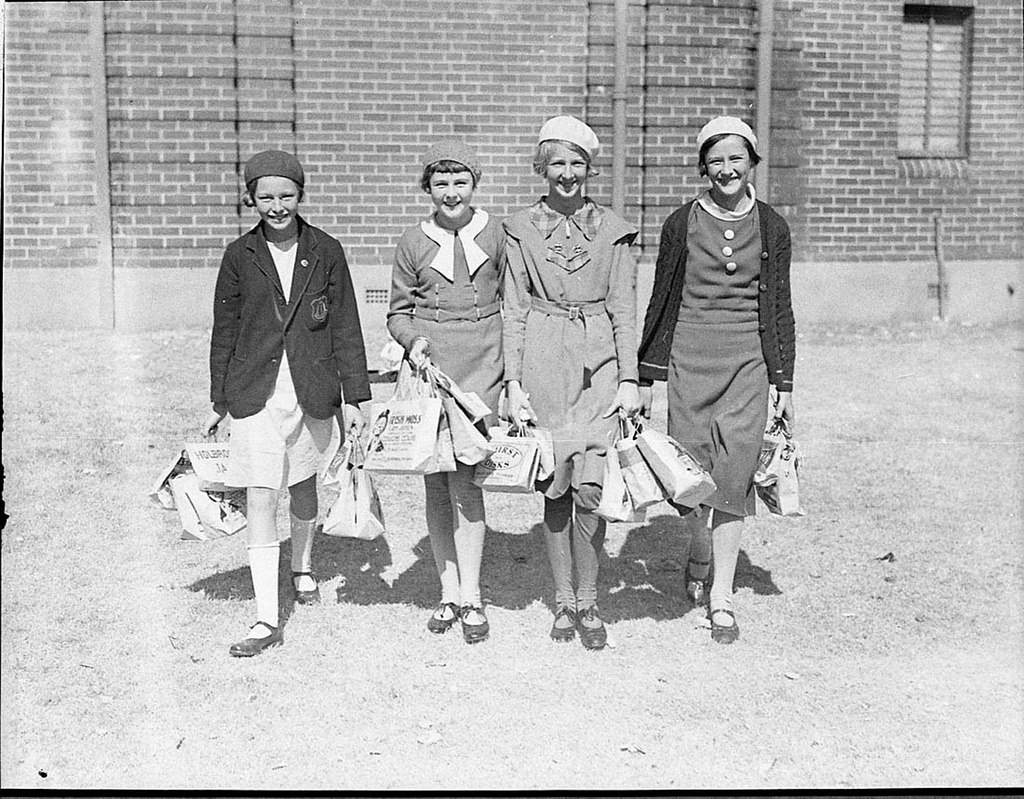 Stunning Photos of Australian Children having Fun in the 1930s