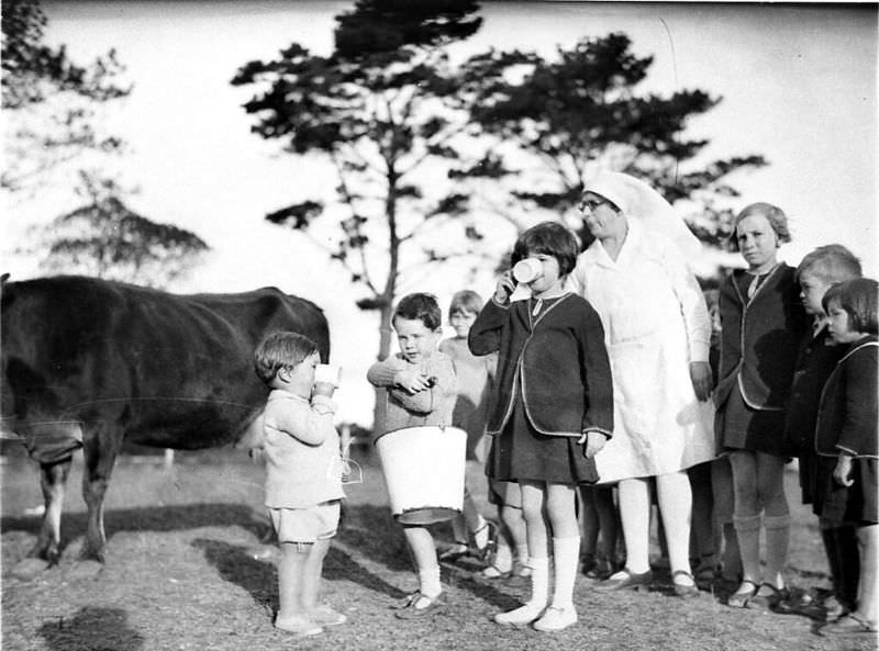 Stunning Photos of Australian Children having Fun in the 1930s