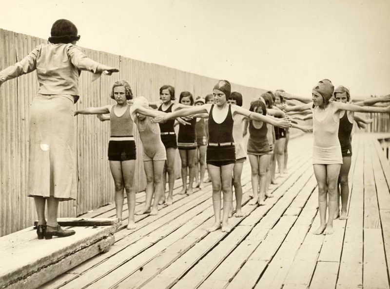 Stunning Photos of Australian Children having Fun in the 1930s