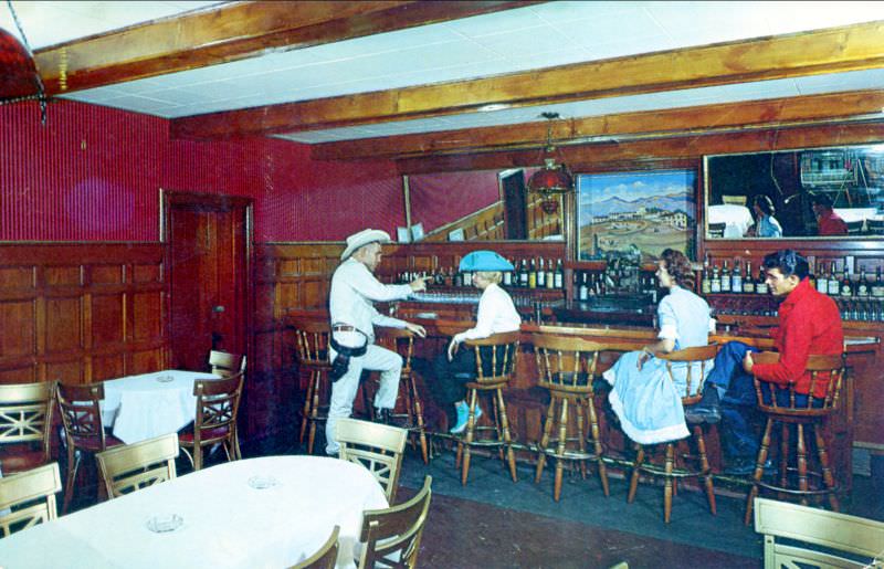 Royal Road's Victorian Room, Cocktail Bar, Nogales, Arizona