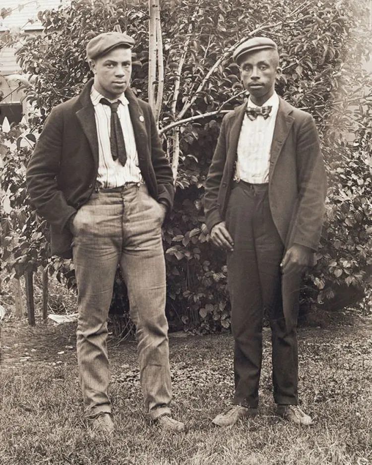 Alonzo Shannon and George Ringels, 1900.