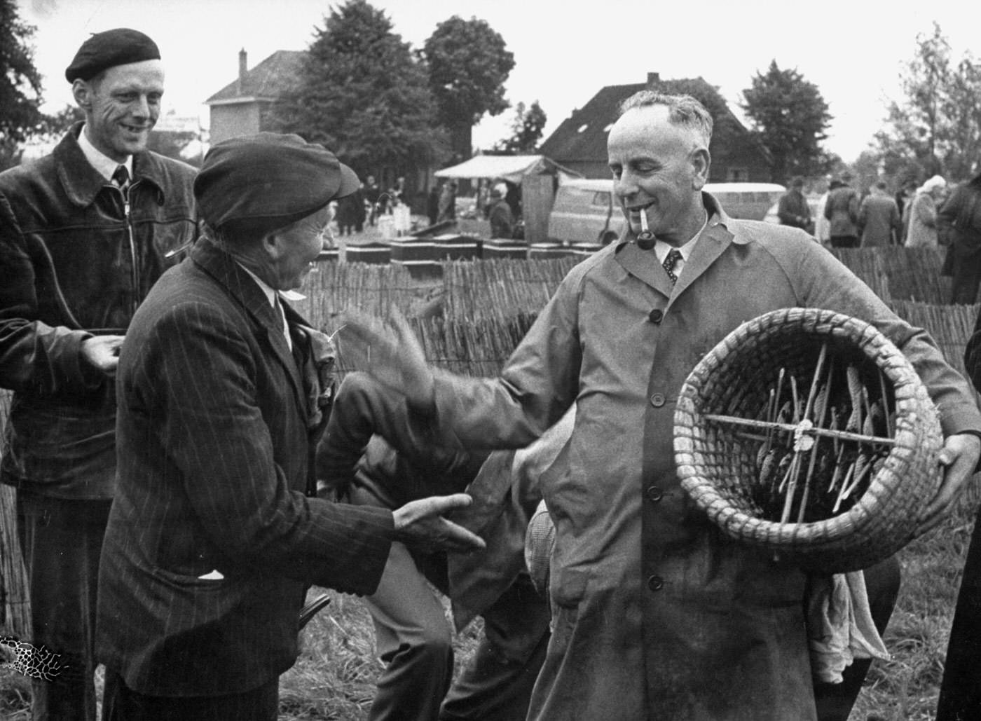 Buzzing with Activity: Captivating Images of a Bee Market in the Netherlands, 1956