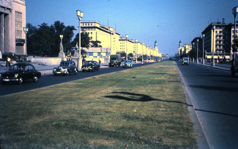 Stalinallee. On the left Deutsche Sporthalle, now demolished, September 11, 1959