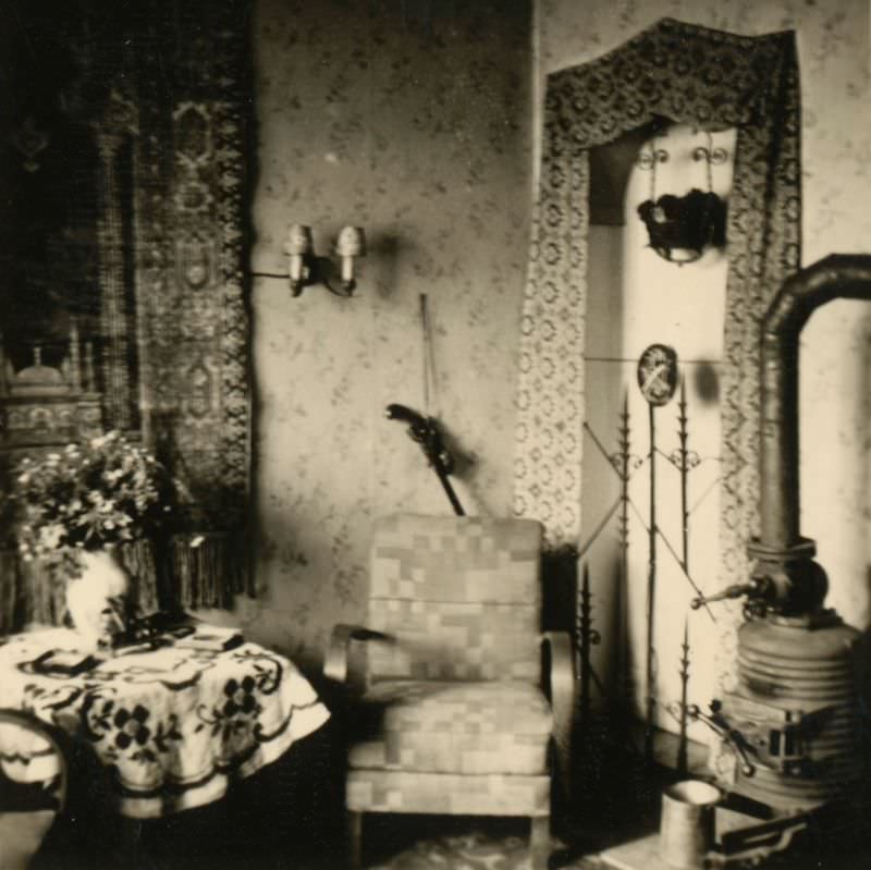 Little room (street side), Helga's Berlin House, 6 Hermannstraße, Zehlendorf, Berlin, Germany, 1940s