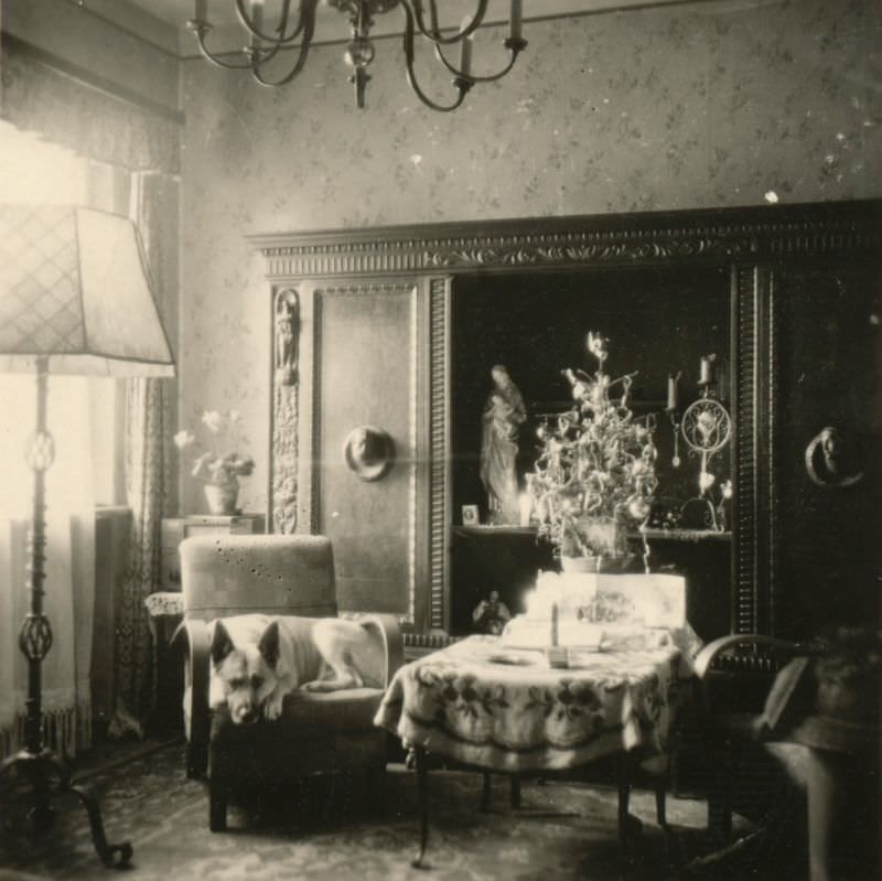 Little room (street side), Helga's Berlin House, 6 Hermannstraße, Zehlendorf, Berlin, Germany, 1940s