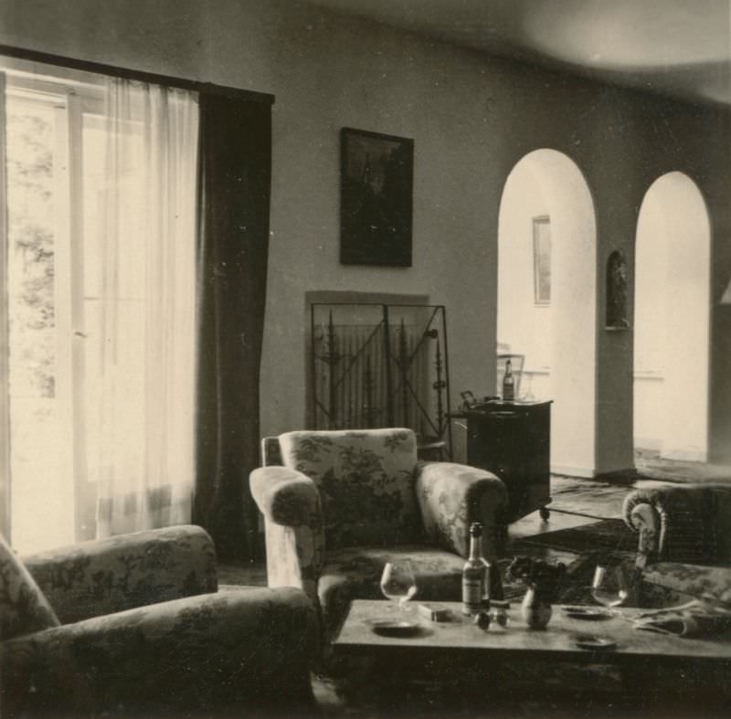 Sitting room in Helga's Berlin House, 6 Hermannstraße, Zehlendorf, Berlin, Germany, 1940s