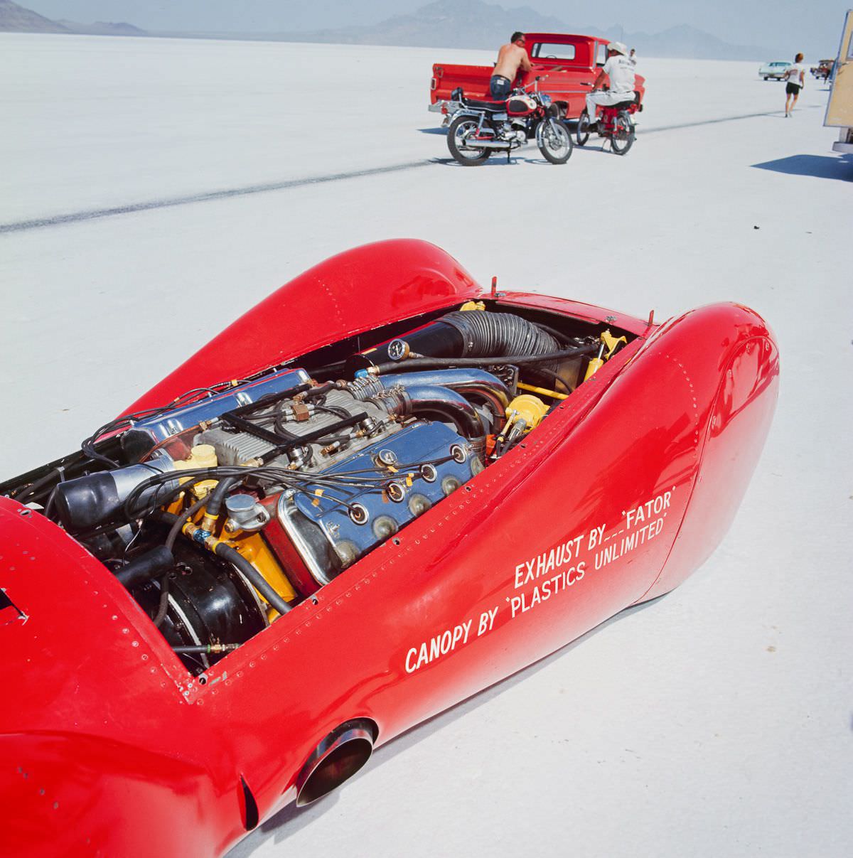 The Hammon-McGrath-Appenfels “Redhead” with the engine cowling removed to expose the supercharged Hemi powerplant inside.