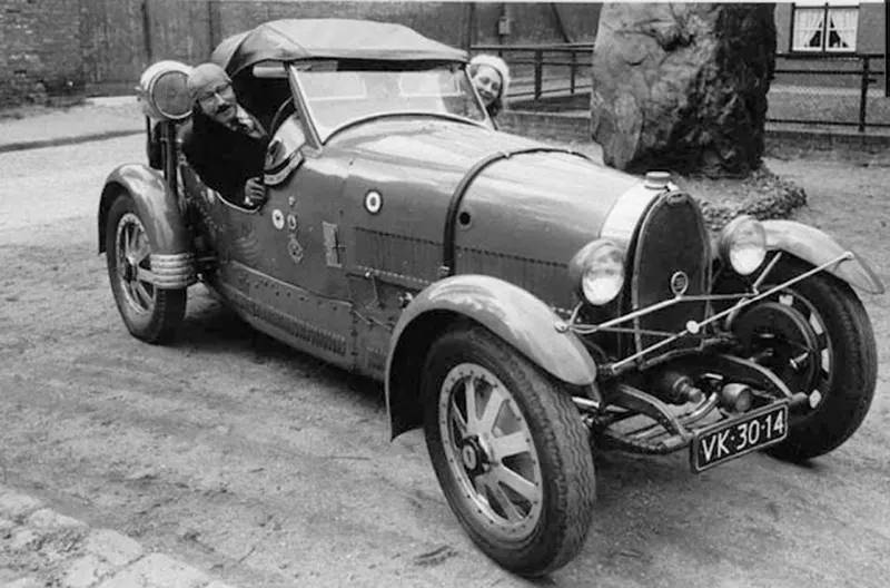 1928 Bugatti Type 43 Grand Sport.