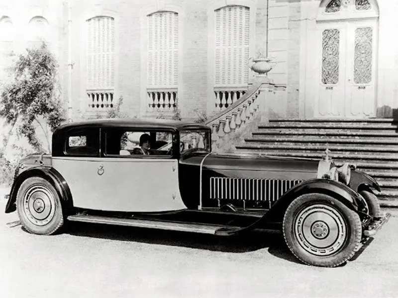 The Elite's Choice: The Story of Bugatti's Luxury Cars in the 1920s and 1930s