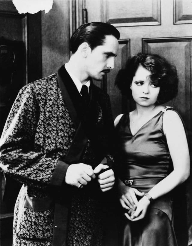 Glamorous Photos of Clara Bow in movie 'The Wild Party 1929'