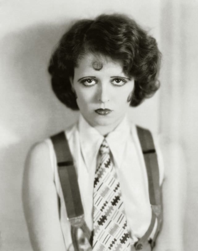 Glamorous Photos of Clara Bow in movie 'The Wild Party 1929'