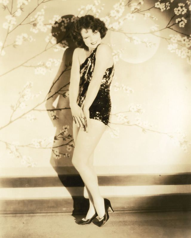 Glamorous Photos of Clara Bow in movie 'The Wild Party 1929'