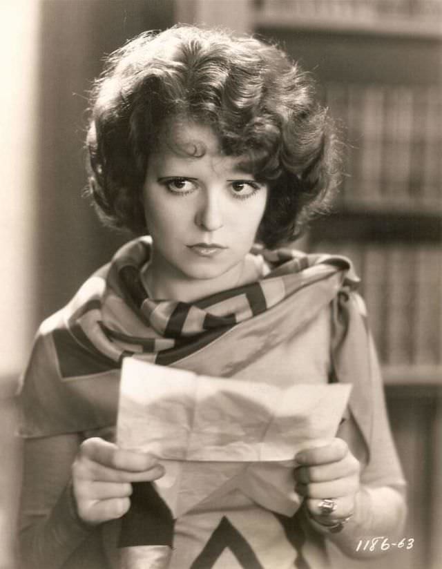 Glamorous Photos of Clara Bow in movie 'The Wild Party 1929'