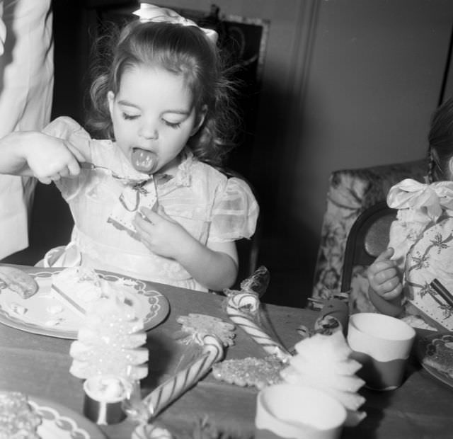 Little Liza Minnelli chowing down on ice cream and candy, 1948.