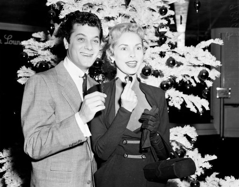 Newlyweds Tony Curtis and Janet Leigh with their tree, 1953.