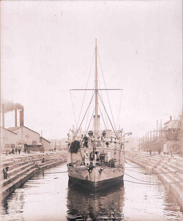 Step Back in Time: A Journey Through Cockatoo Island's Early 20th Century