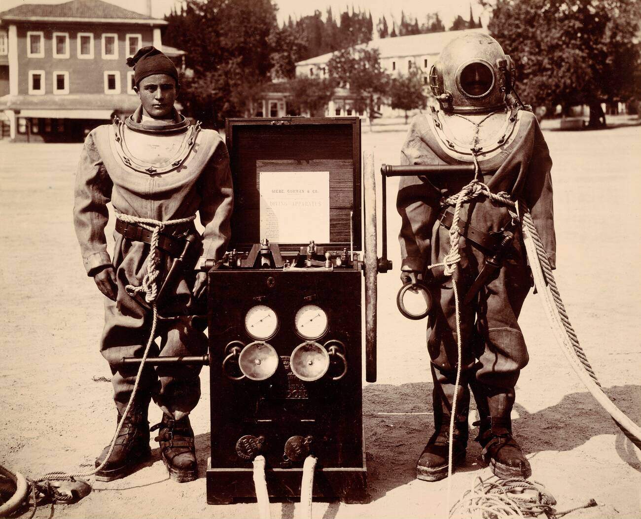 Naval divers in diving suits. 19th-century diving suit and apparatus being used by Turkish naval divers in Istanbul, then capital of the Ottoman Empir