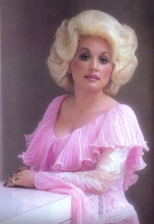 The Ultimate Heartbreaker: Dolly Parton's Iconic 1978 Photo Shoot