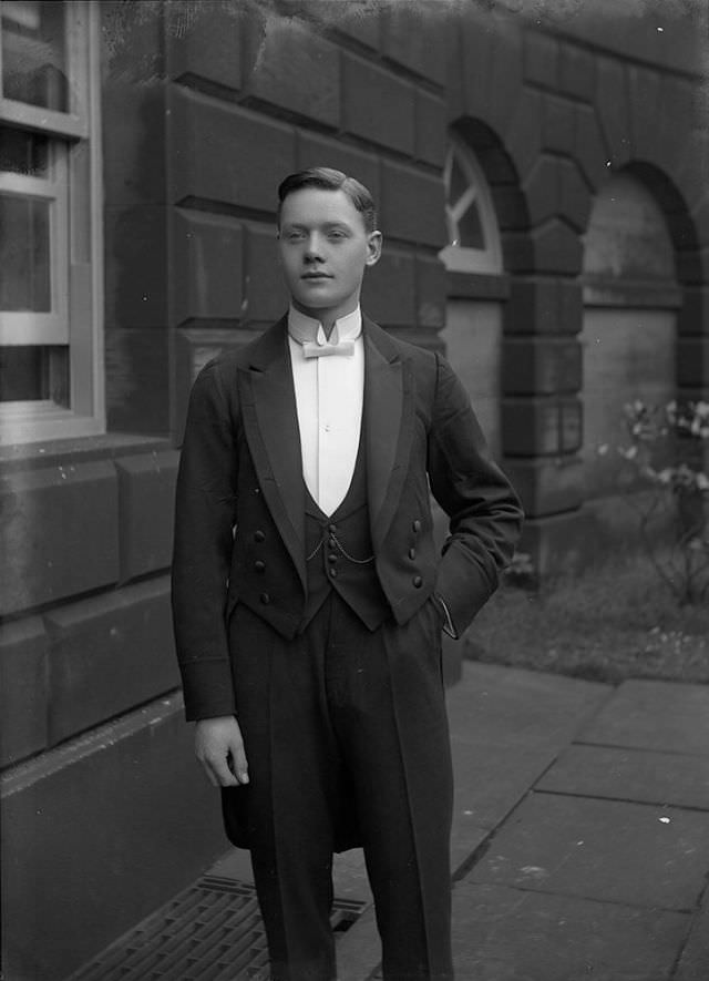 The Dapper Dudes of the Edwardian Era: A Look at Teenage Boy's Fashion