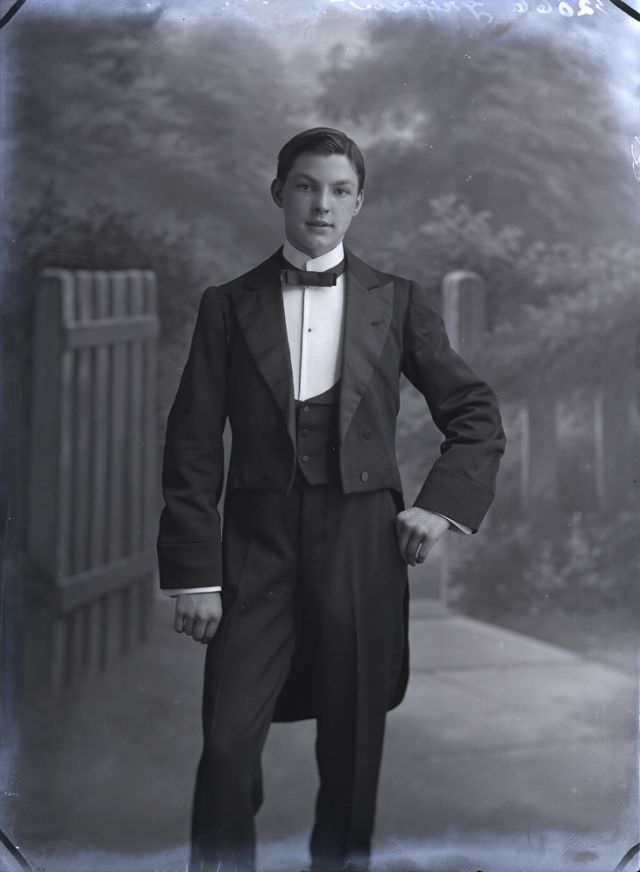 The Dapper Dudes of the Edwardian Era: A Look at Teenage Boy's Fashion