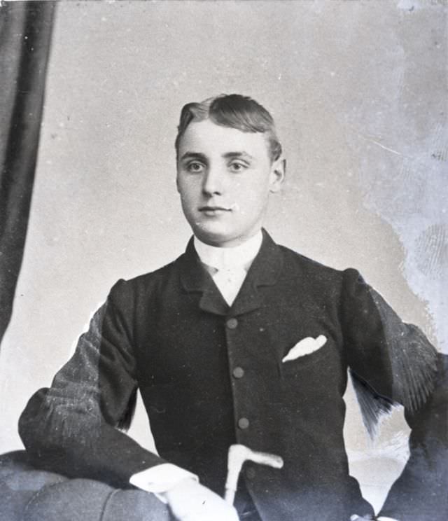 The Dapper Dudes of the Edwardian Era: A Look at Teenage Boy's Fashion