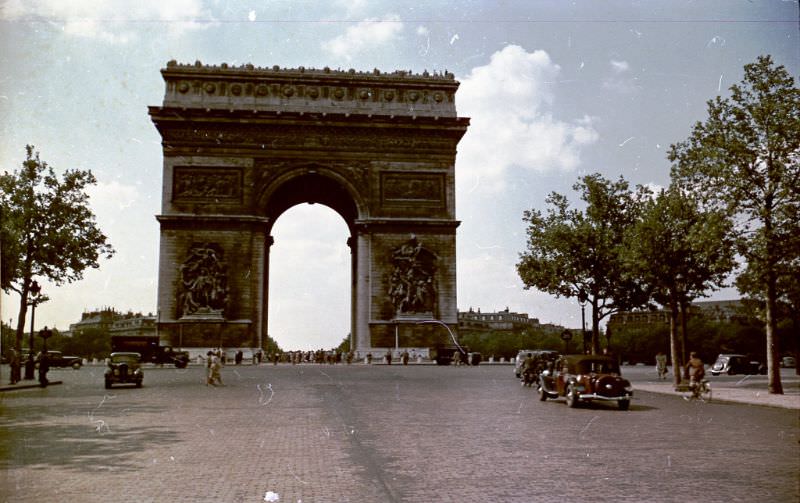 Paris, Arc de Triomphe, France, 1950