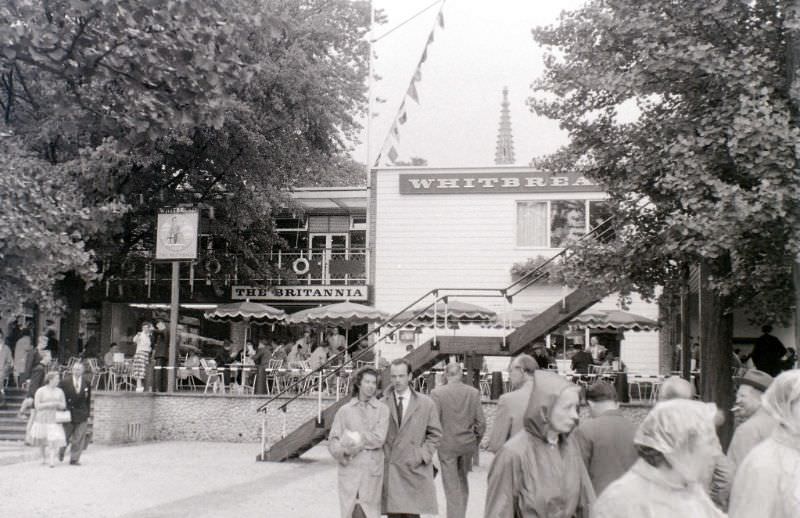 Britannia pub at U.K. pavilion, Expo 58 World Fair, Brussels, 1958