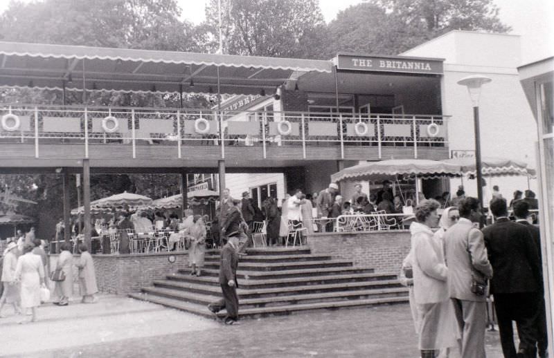 Britannia pub at U.K. pavilion, Expo 58 World Fair, Brussels, 1958