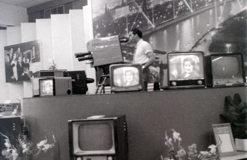 Color television at U.S.S.R. pavilion, Expo 58 World Fair, Brussels, 1958