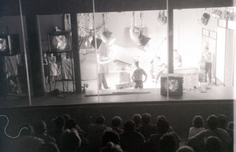 Demonstration of color television, Soviet Union pavilion, Expo 58 World Fair, Brussels, 1958