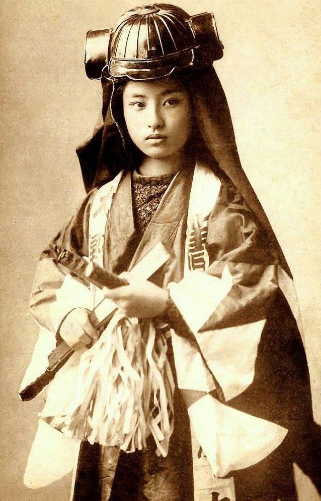 Historical Photos of Female Samurai Warriors of Japan from the 19th Century