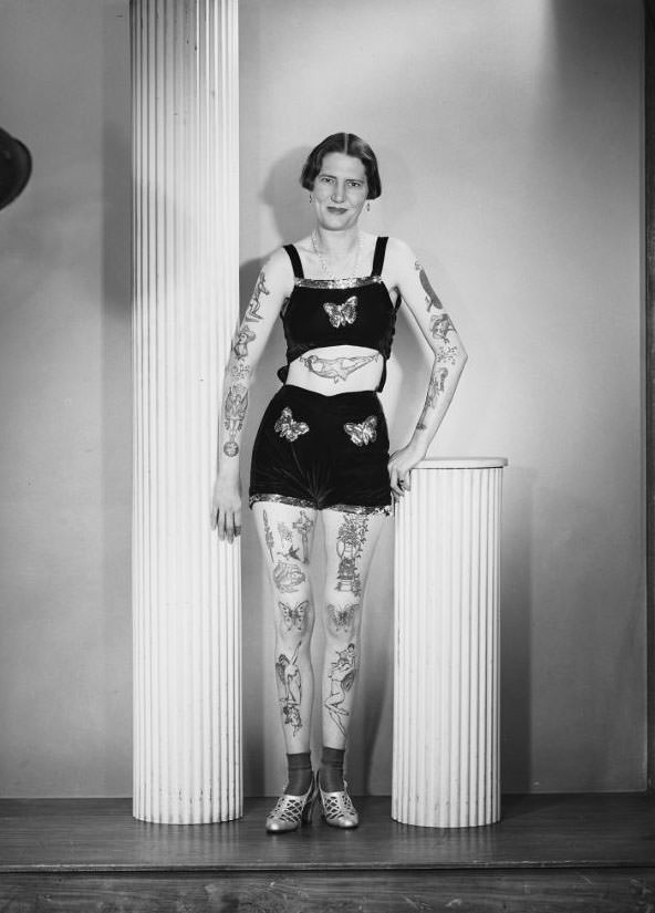 Tattooed woman, Australia, 25 December 1937