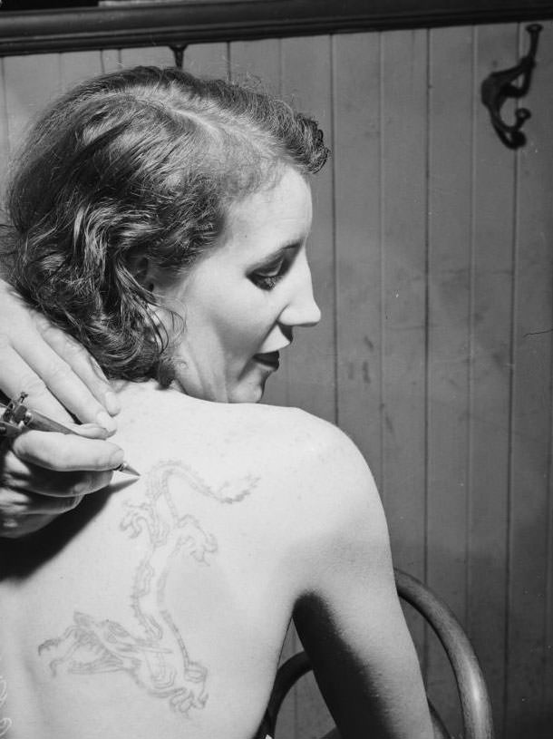 Woman with a dragon tattoo, Sydney, 17 December 1937