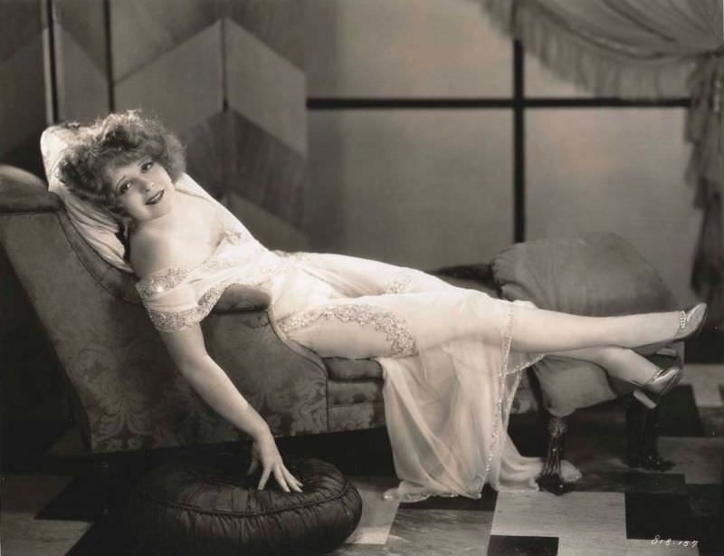 Stunning Photos of Clara Bow and other Stars from the movie 'Her Wedding Night (1930)'