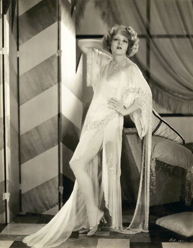 Stunning Photos of Clara Bow and other Stars from the movie 'Her Wedding Night (1930)'