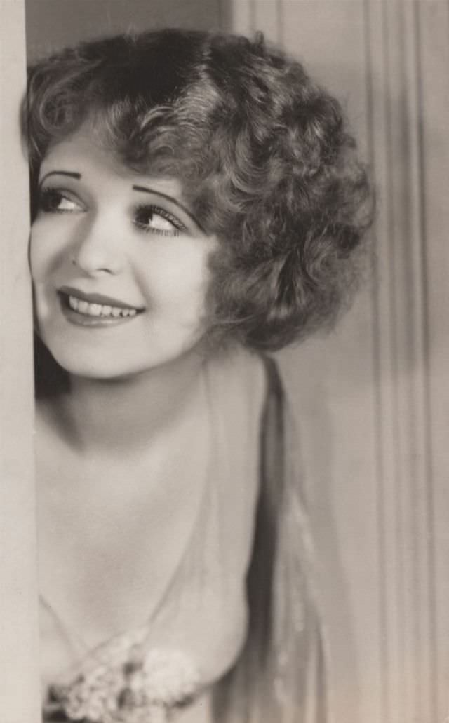 Stunning Photos of Clara Bow and other Stars from the movie 'Her Wedding Night (1930)'