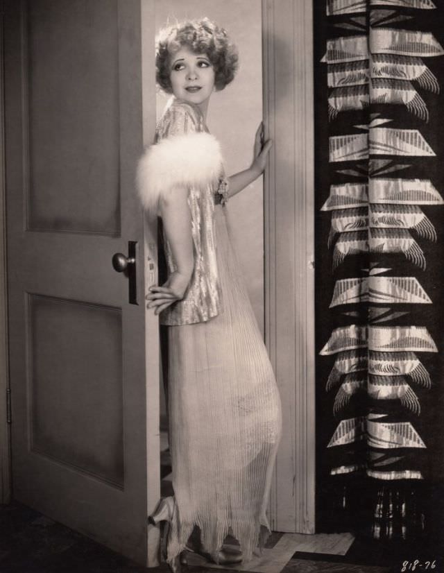 Stunning Photos of Clara Bow and other Stars from the movie 'Her Wedding Night (1930)'