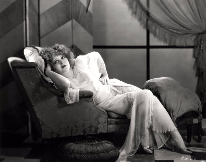 Stunning Photos of Clara Bow and other Stars from the movie 'Her Wedding Night (1930)'