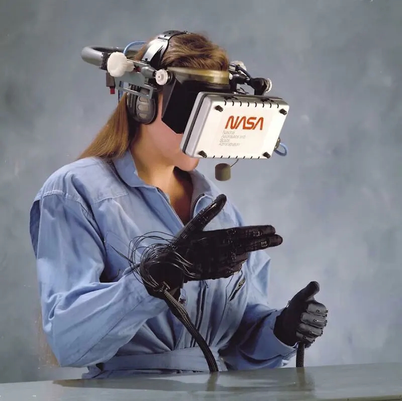 VR made by NASA in 1989.
