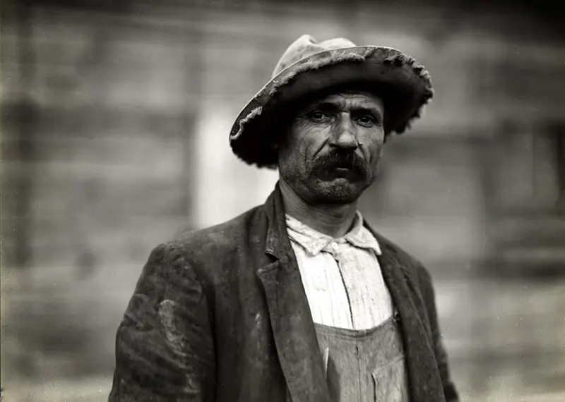 Italian worker on New York State Barge Canal, 1912.