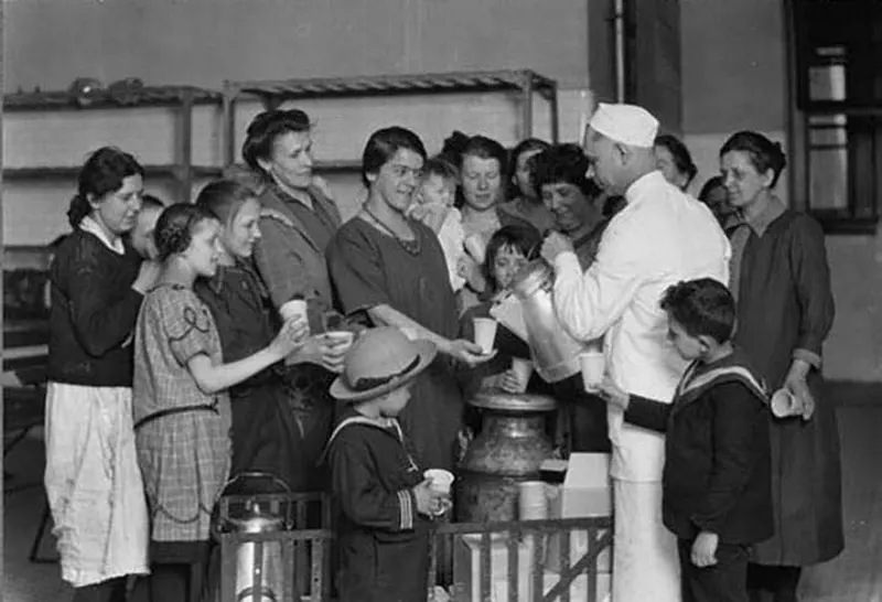 Mid-morning lunch at Ellis Island.