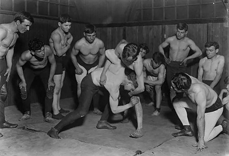 Greek wrestling club at Hull House, Chicago, 1910.