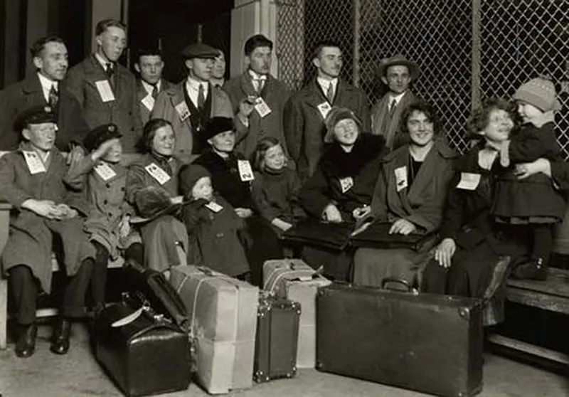 A group of German immigrants at Ellis Island, 1926.